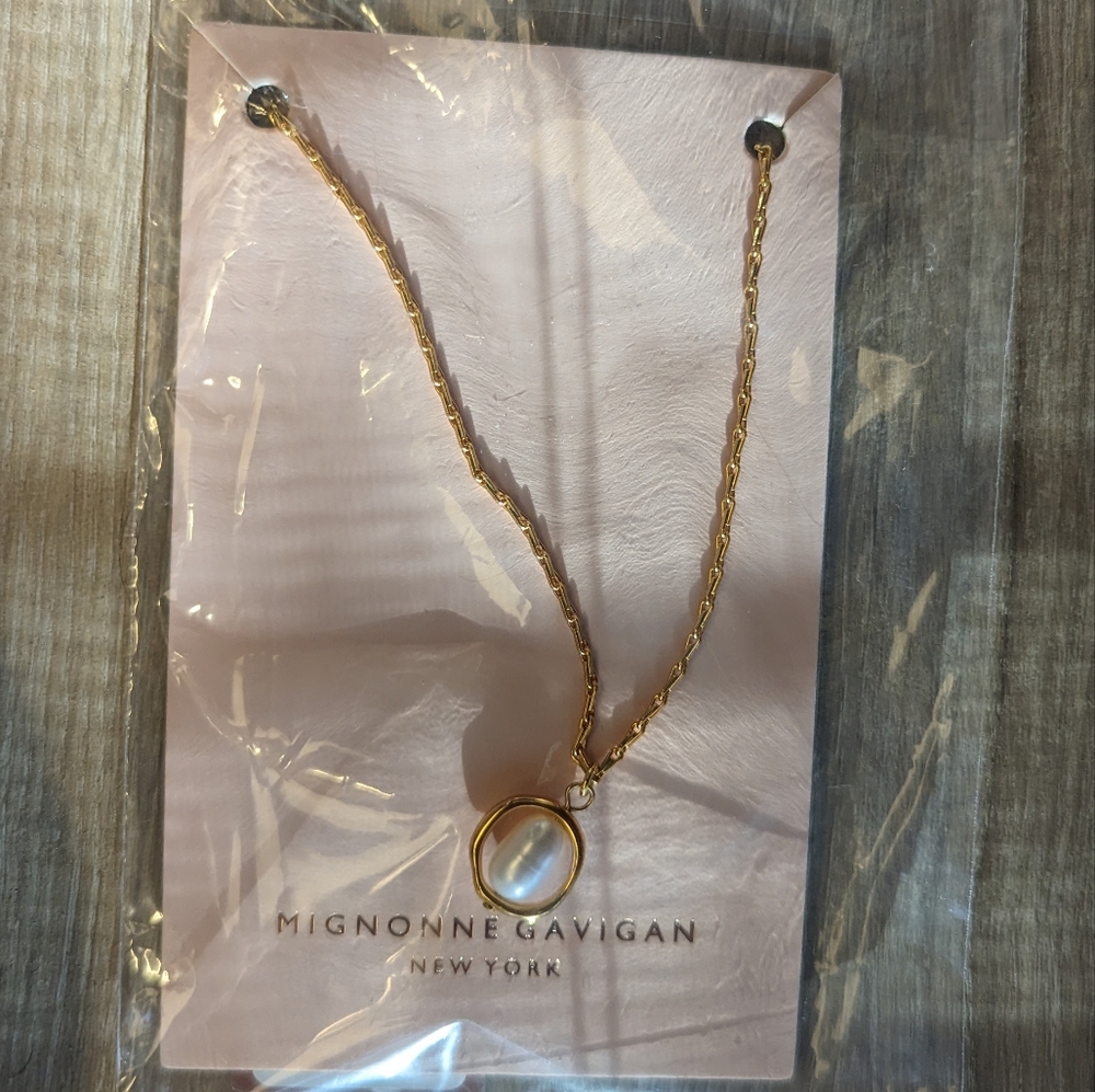 NWT Gold & Pearl Necklace